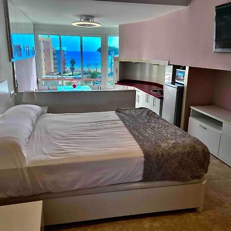 Estudio Con Vistas Al Mar Apartment La Pineda Exterior photo